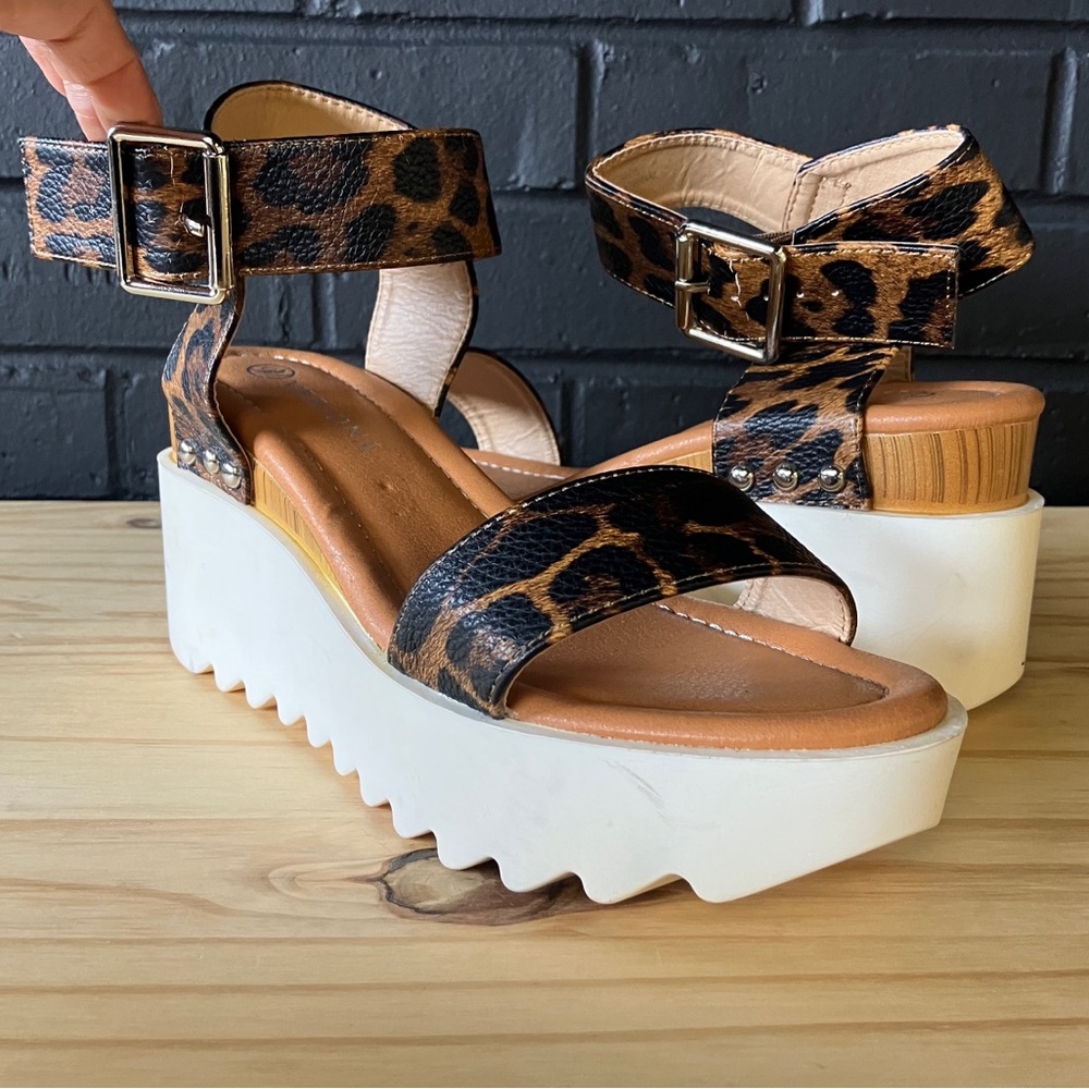 Leopard platform sandals | Size 8.5